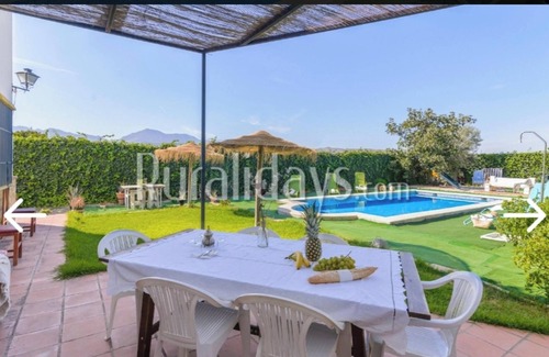 Antequera Villa | Homerez - Spacious Villa in Antequera with Private Pool