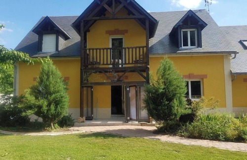 Saint-Clair-d'Arcey Villa | Homerez - Villa in Saint Clair-d'Arcey