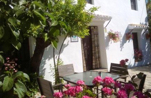 Priego de Cordoba Villa | Homerez - Villa for 10 ppl. with swimming-pool and terrace at Priego de Córdoba