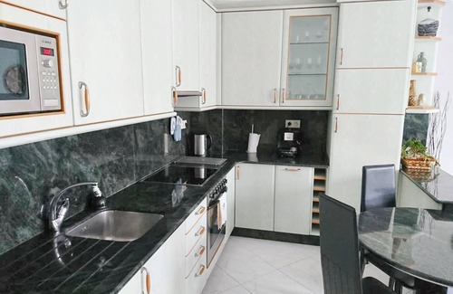 La Coruna Apartment | Homerez - Well-equipped Apt in A Coruña