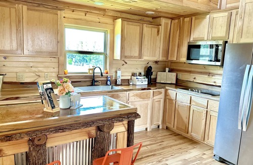 Newnata Cabin | Homestead cabin on the hill