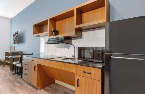 Bearss Plaza Hotel | HomeTowne Studios by Red Roof Tampa - Airport