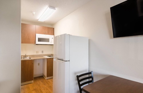 Thornton Hotel | HomeTowne Studios by Red Roof Denver - Thornton