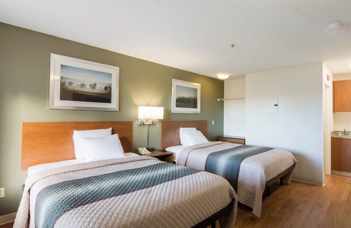 Thornton Hotel | HomeTowne Studios by Red Roof Denver - Thornton