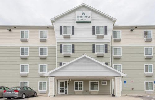 Columbus Hotel | HomeTowne Studios by Red Roof Columbus