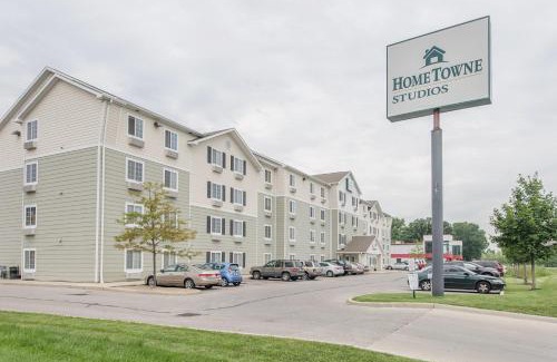 Columbus Hotel | HomeTowne Studios by Red Roof Columbus