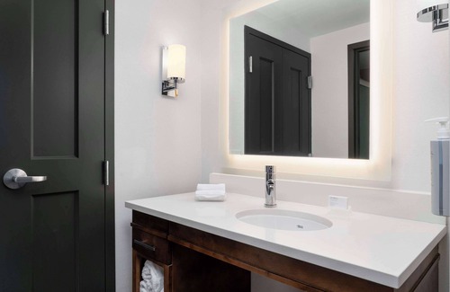 Brookline Hotel | Homewood Suites by Hilton Boston Brookline-Longwood Medical