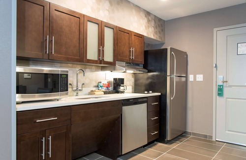 Sheffield Hotel | Homewood Suites by Hilton Cleveland/Sheffield