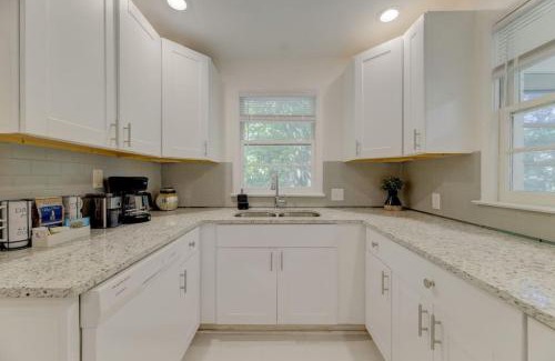 Columbia Apartment | Homey 3BD Columbian Getaway