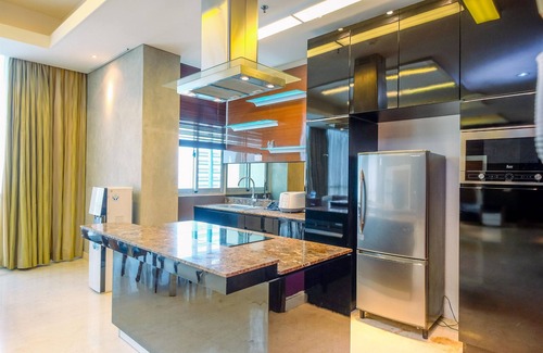 Bangka Apartment | Homey Penthouse 3Br With Extra Room Kemang Village Apartment