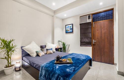 Dilshad Garden Apartment | Homlee-Luxurious 2BHK-Dilshad Metro- Ground Floor