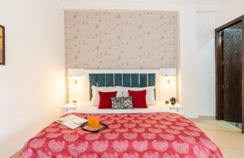 Delhi Apartment | Homlee-Vintage 2BHK-Fort View-Bharat Mandapam-NDLS