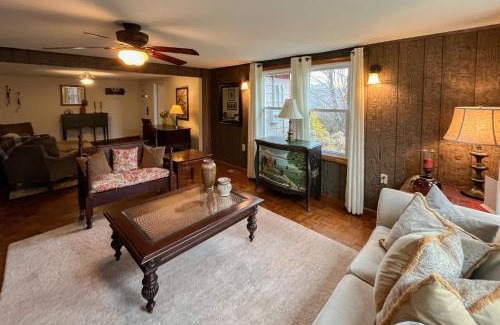 Horse Shoe House | Honeybee Hideout