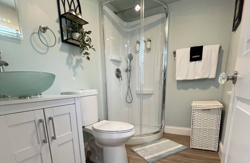 Franklinton House | Honeycomb Hideout - Private Hot Tub, Spacious Private Backyard & Fire Pit!