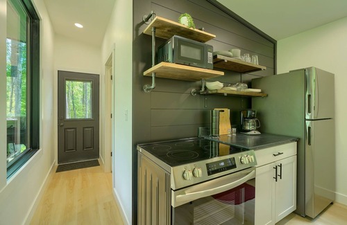 Sugar Grove Cabin | Honeymoon Hollow Cabin ~ Modern Meets Nature