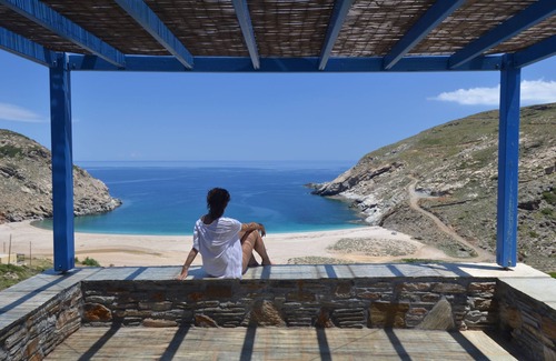 Andros Apartment | Honeymoon Suite with Beach View in Andros