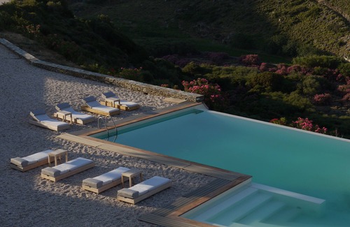 Andros Apartment | Honeymoon Suite with Beach View in Andros