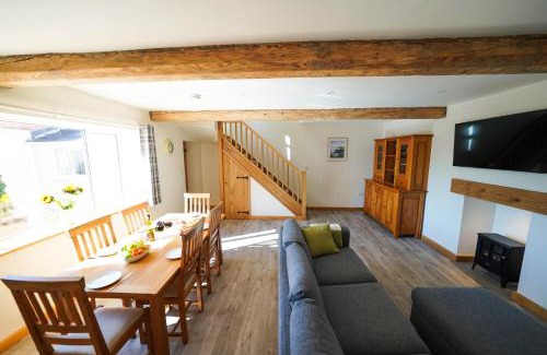 Bradninch House | Honeysuckle Cottage