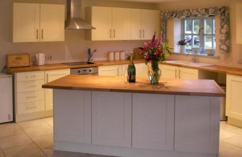 Oasby House | Honeysuckle Cottage