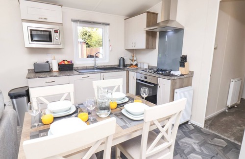 Runswick Bay Cottage | Honeysuckle Lodge