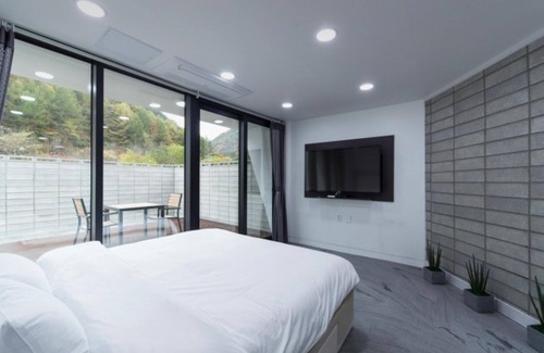 Hongcheon House | Hongcheon Uno House Pool Villa