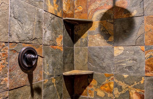 Columbia House | Hope Inn Redding