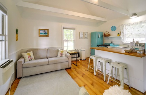 Landrum Cottage | Horse-Friendly Cottage w/ Fire Pit & Grill!