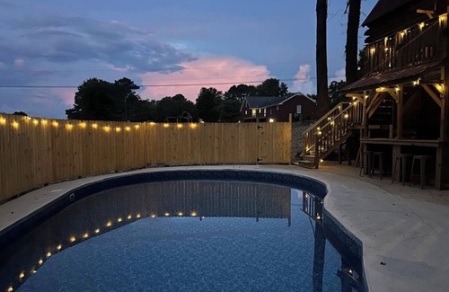 Albertville Cabin | Horseshoe Lodge Rustic Log Cabin Home Completely Restored With Pool