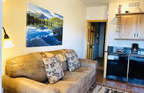 Estes Park Apartment | Horsetooth Peak 26C Condo