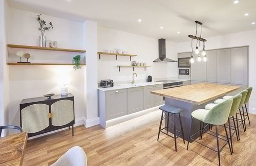 Whitby House | Host Stay Albion House