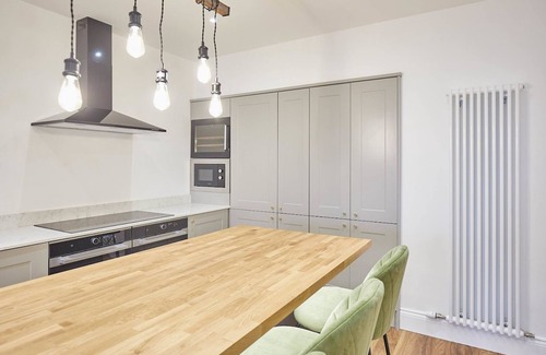 Whitby House | Host Stay Albion House