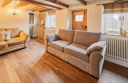 Fylingthorpe House | Host & Stay | Colcott Cottage