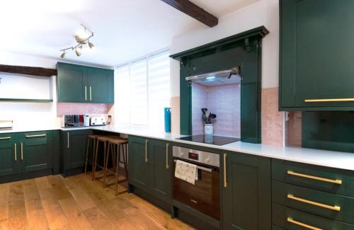 Pickering Apartment | Host & Stay - Iris Cottage