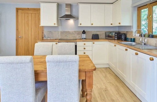 Aldington Ski Chalet | Host & Stay | Orchard Barn