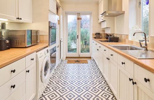 Canterbury House | Host & Stay - Roper Villa