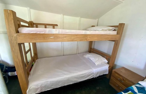 Isla Tintipan Hotel | Hostal Doña Aura