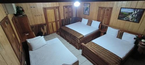 Puerto Barillas Hotel | Hostal el Edén Brizuela