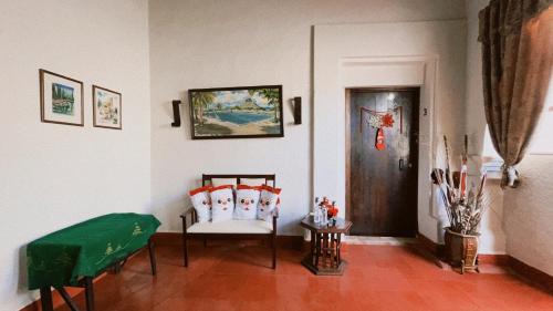 Parras de la Fuente House | Hostal La española Parras