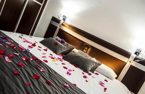 Lucena Hotel | HOSTAL LAS PALOMAS