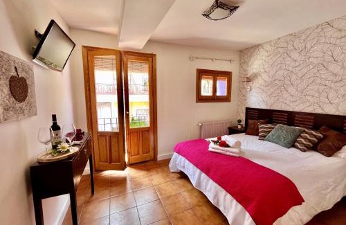 Villalba de la Sierra House | Hostal Nomadas by Gloove