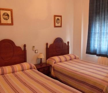 Pedrera House | Hostal Restaurante Las Canteras