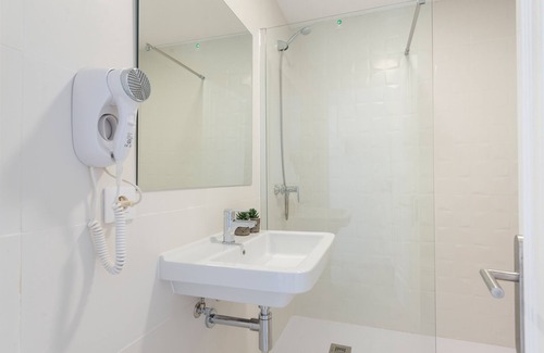 Cala d'Or Hotel | HOSTAL TALAMANCA HAB. TRIPLE - Friendly hostel recently refurbished just a stone's throw f