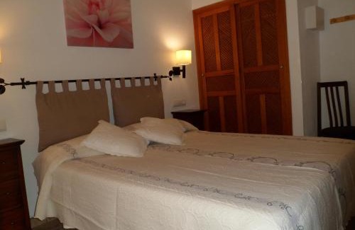Santa Eulalia del Rio House | Hostal Yebisah