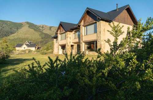 Lolog Hotel | Hostería La Chira