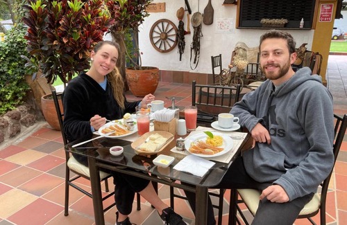 Checa Hotel | Hosteria Casa Silva