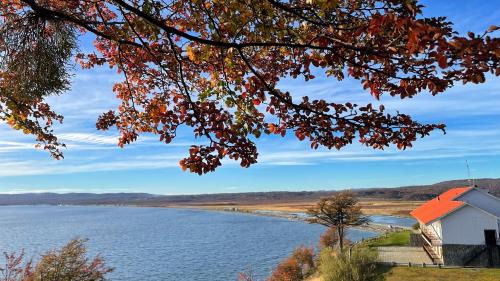 Lago Escondido Hotel | Hosteria Kaiken