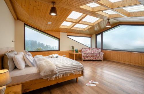 Mashobra Apartment | Hostie Mystica-Highest Penthouse with Terrace, Mashobra