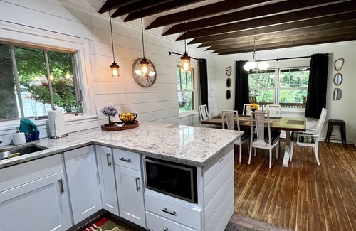 Clayton Cottage | Hot Specials, Close to everything! Guests love it!