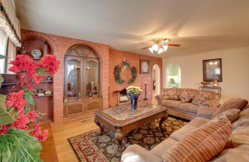 Hot Springs House | Hot Springs Home with Pool - half Mile to Oaklawn!