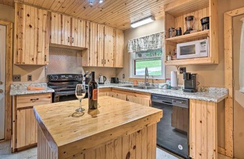 Clayton House | Hot Tub and Fire Pit Pet-Friendly Clayton Escape!